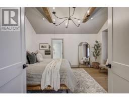 78 OPTIMIST DRIVE - 33