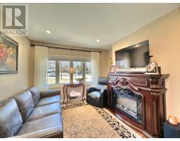 14 ROCKINGHAM COURT - 8