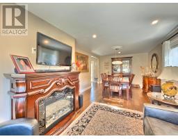 14 ROCKINGHAM COURT - 9