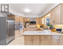 8 - 60 ROSECLIFFE CRESCENT - 16