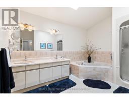 8 - 60 ROSECLIFFE CRESCENT - 30
