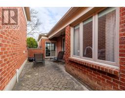 8 - 60 ROSECLIFFE CRESCENT - 45