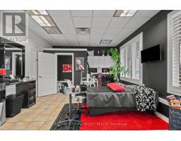 351 CLARKE ROAD - 19