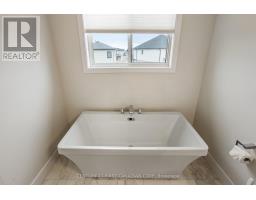 215 ROY MCDONALD DRIVE N - 28