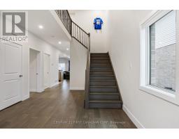 215 ROY MCDONALD DRIVE N - 6