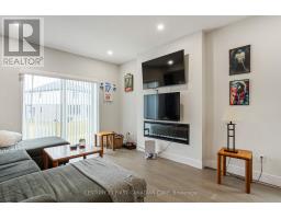 215 ROY MCDONALD DRIVE N - 9