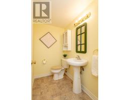 10 - 10 ROSSMORE COURT - 33