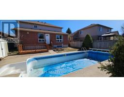 508 BARWICK CRESCENT - 35