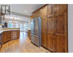 13 MCKENZIE AVENUE - 12