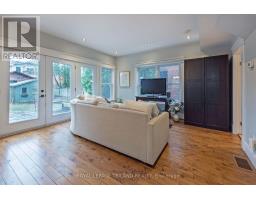 13 MCKENZIE AVENUE - 18