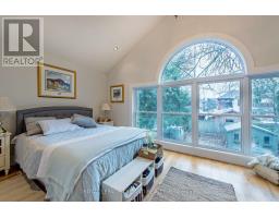 13 MCKENZIE AVENUE - 24