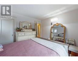 13 MCKENZIE AVENUE - 32
