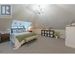 13 MCKENZIE AVENUE - 39