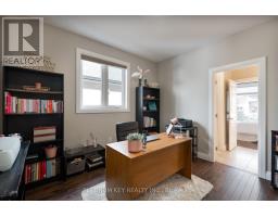 50 VEALE CRESCENT - 17