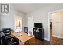 50 VEALE CRESCENT - 18