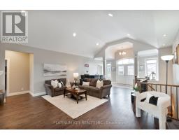 50 VEALE CRESCENT - 2