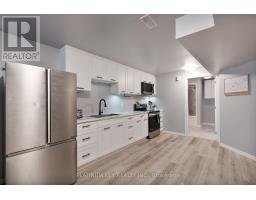 50 VEALE CRESCENT - 30