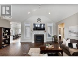 50 VEALE CRESCENT - 4