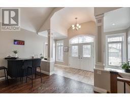 50 VEALE CRESCENT - 50