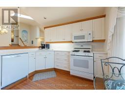 568 WELLINGTON STREET - 13