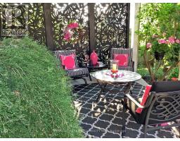 568 WELLINGTON STREET - 35
