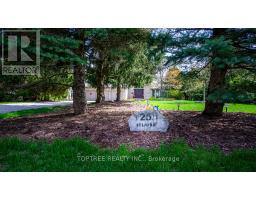 25 UPLANDS DRIVE - 3