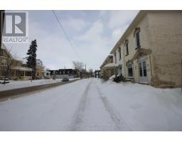114 FRONT STREET W - 44