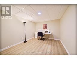 385 HIGHVIEW DRIVE - 25