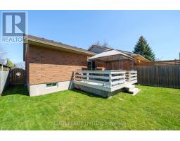 385 HIGHVIEW DRIVE - 32
