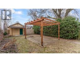33 CARLTON AVENUE - 33