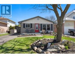 26 EDMUNDS CRESCENT - 2