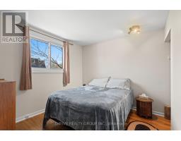 26 EDMUNDS CRESCENT - 23