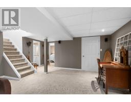 26 EDMUNDS CRESCENT - 31