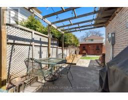 26 EDMUNDS CRESCENT - 37