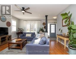 3 RODERICK COURT - 10