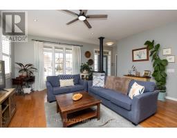 3 RODERICK COURT - 11