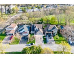 97 MCTAGGART COURT - 3