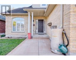 97 MCTAGGART COURT - 6