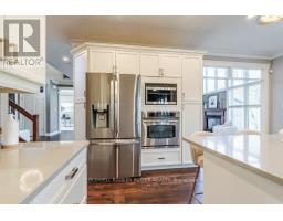 24 - 7222 CLAYTON WALK - 11