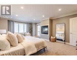 24 - 7222 CLAYTON WALK - 22