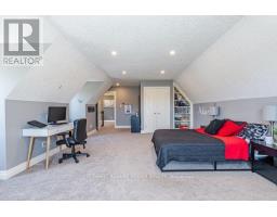 24 - 7222 CLAYTON WALK - 28