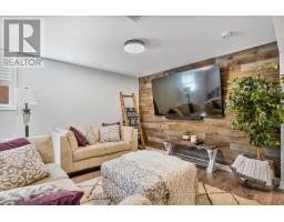 1933 FREDERICK CRESCENT - 27