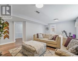 1933 FREDERICK CRESCENT - 28