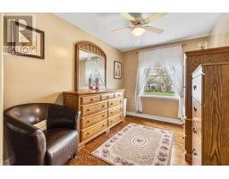 8 PARKVIEW DRIVE - 17
