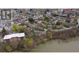 8 PARKVIEW DRIVE - 36