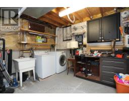 122 GOLFDALE CRESCENT - 33