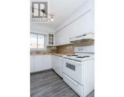 122 GOLFDALE CRESCENT - 9