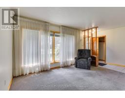 18 LAURENTIAN DRIVE S - 7