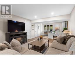 5 - 727 APRICOT DRIVE - 33