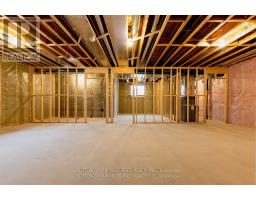 14 - 175 GLENGARIFF DRIVE - 23